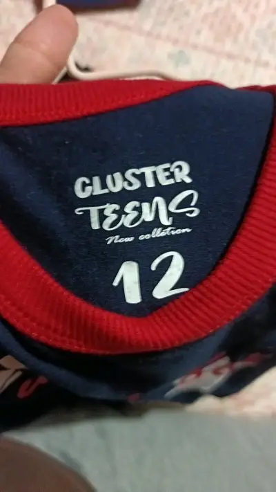 Polera juvenil Cluster Teens azul con rojo - miniatura 3