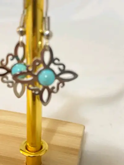 Aros colgantes  con piedra turquesa - miniatura 3
