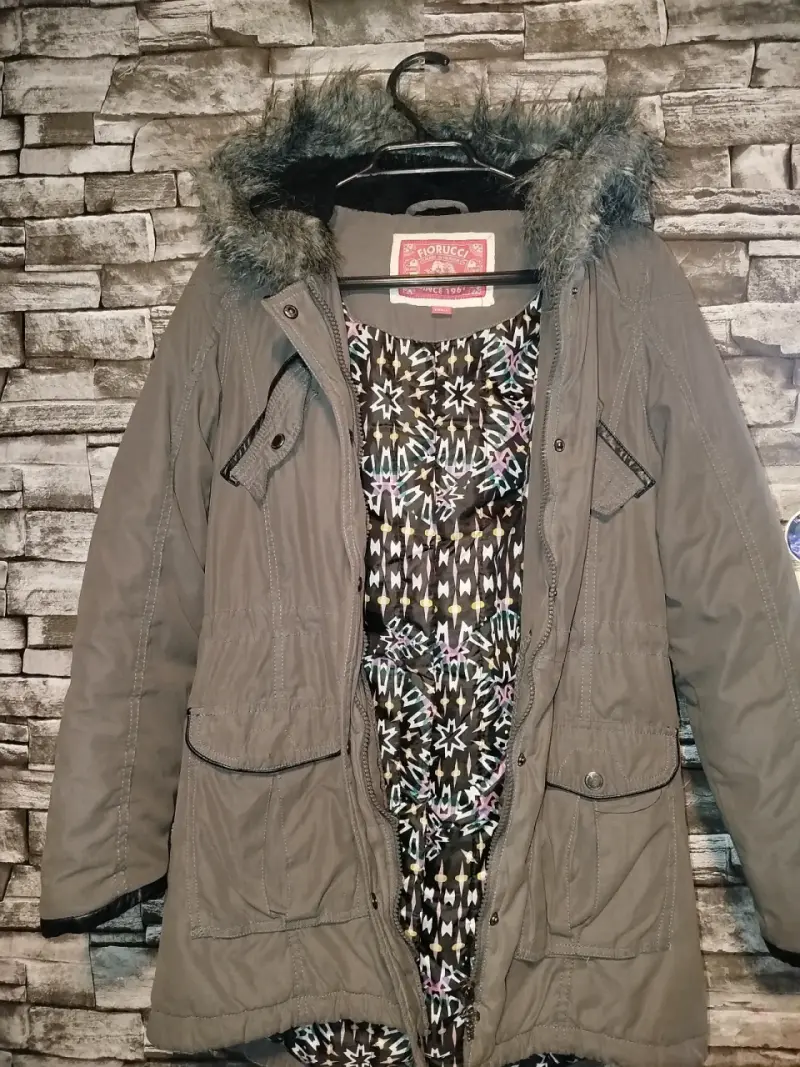 Parka de mujer con capucha de piel sintética - 3