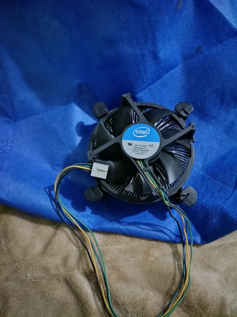 Placa Madre MSI H110M PRO-VH PLUS y Procesador i3 - 6