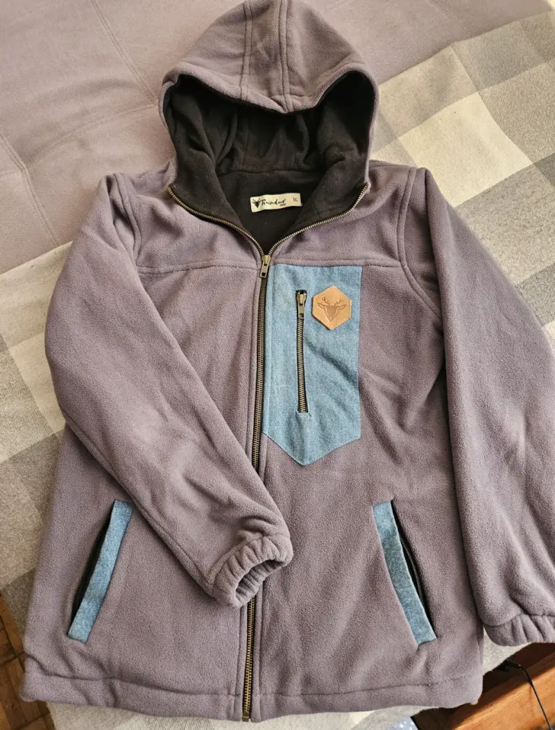 Chaqueta polar Raindoor capucha y detalles azules
