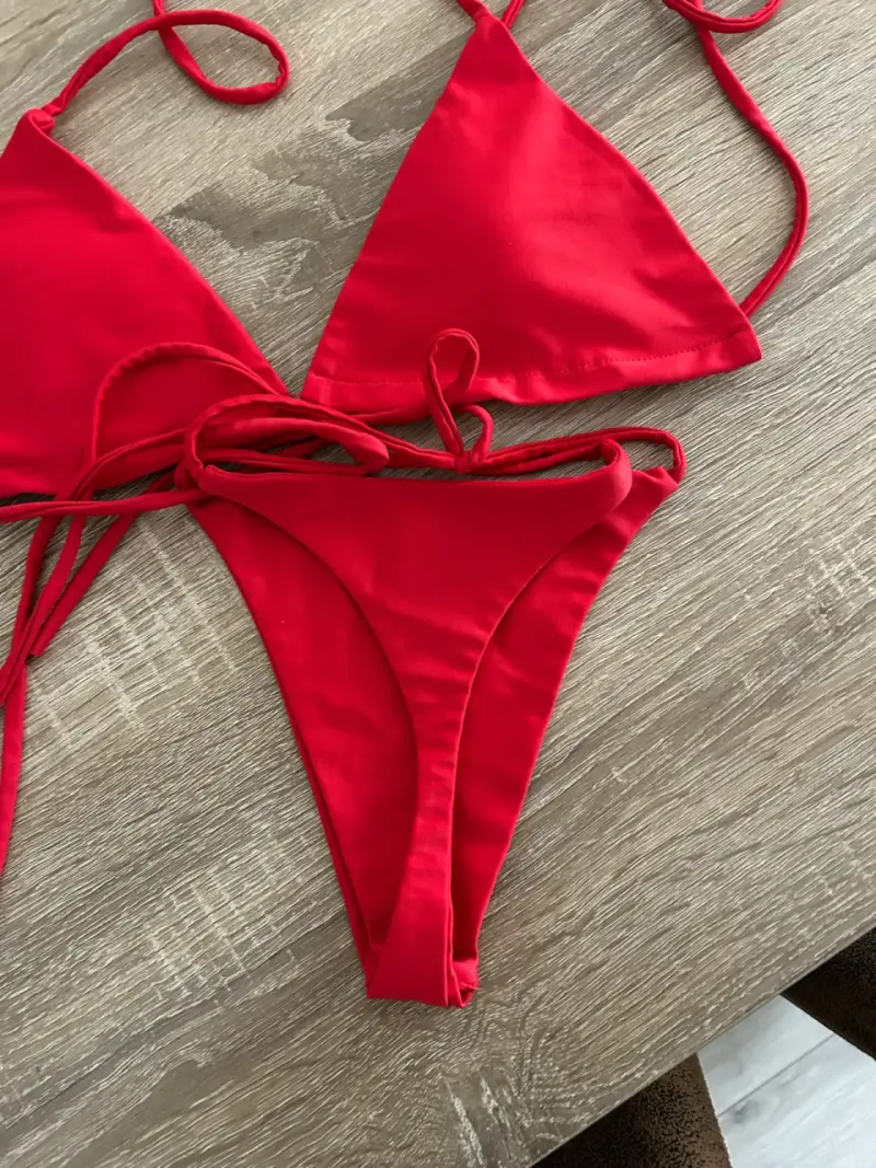 Bikini rojo de dos piezas para mujer - 2