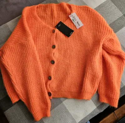 Cardigan de lana naranja para mujer - miniatura 1