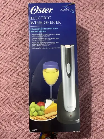 Abridor de Vino Eléctrico Oster con Base Recargable - miniatura 1