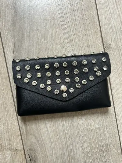 Riñonera negra con tachas brillantes - miniatura 1