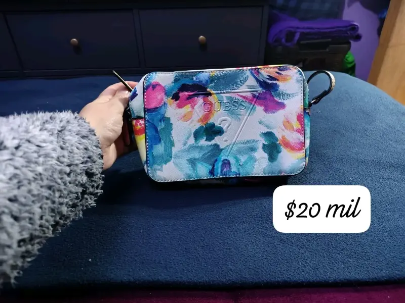 Cartera Guess floral multicolor - 6