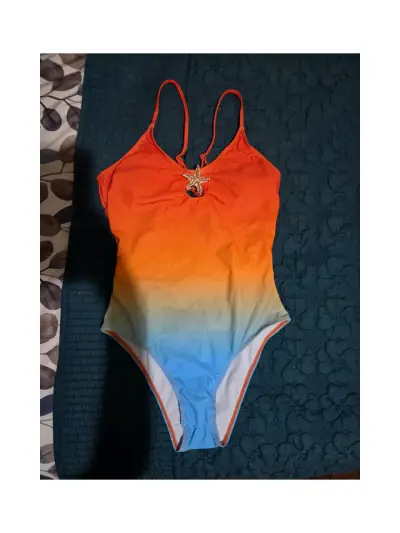Traje de baño degradado naranja y azul con detalle de estrella - miniatura 1