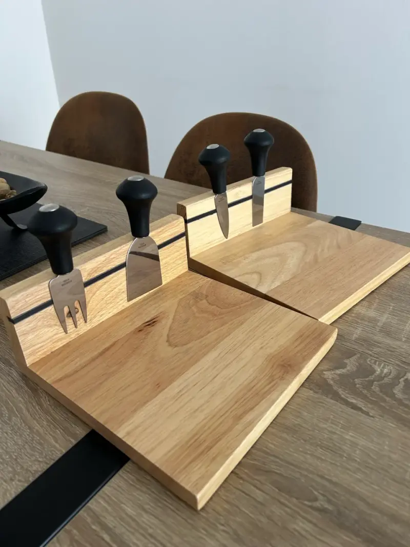 Set de tablas de quesos con cuchillos de madera