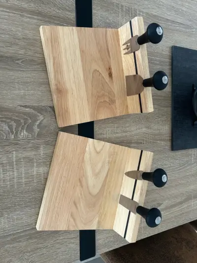 Set de tablas de quesos con cuchillos de madera - miniatura 2