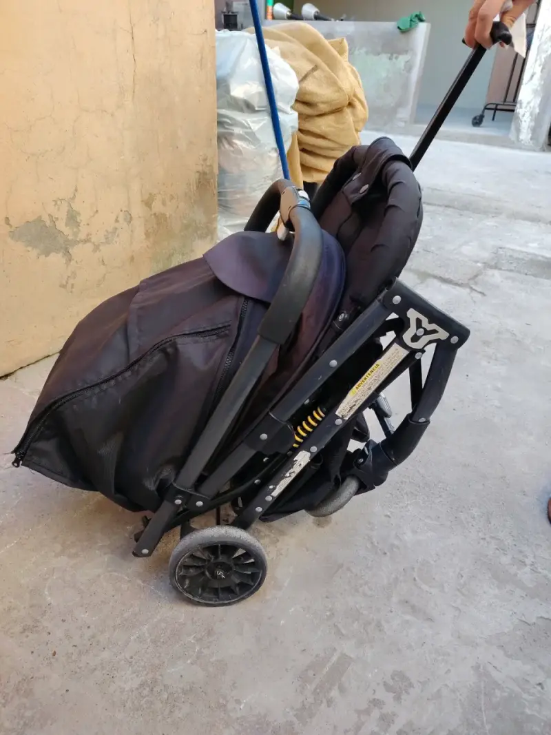 Coche de bebé plegable compacto negro - 4