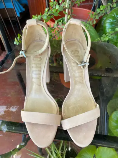 Sandalias de tacón alto color beige Schutz - miniatura 5