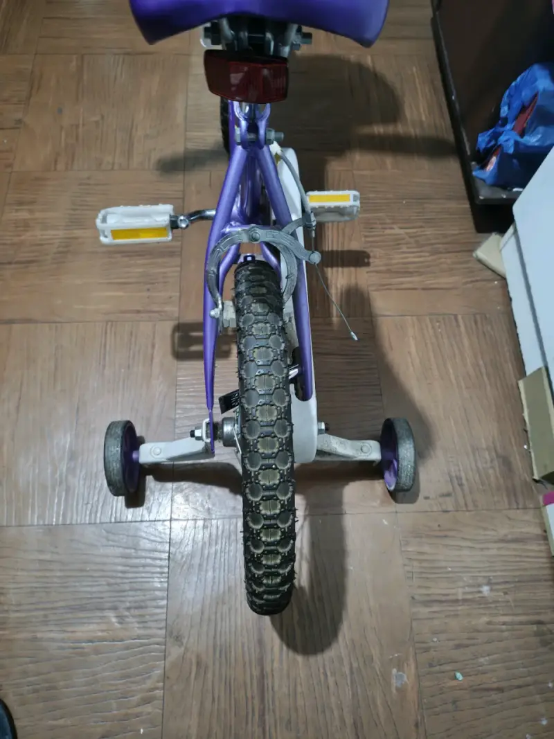 Bicicleta infantil Ozark Trail morada con canasto - 3
