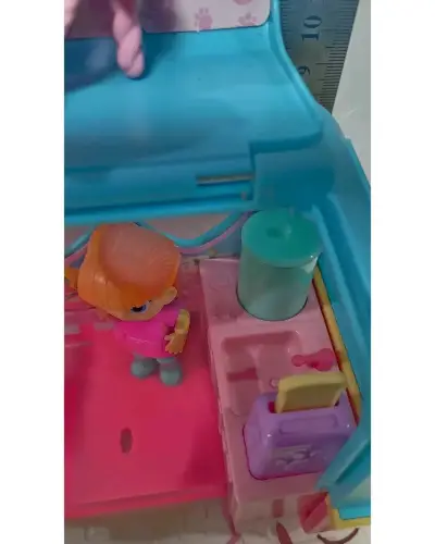 Set de juego de camión y remolque con muñeca y mascotas - miniatura 5
