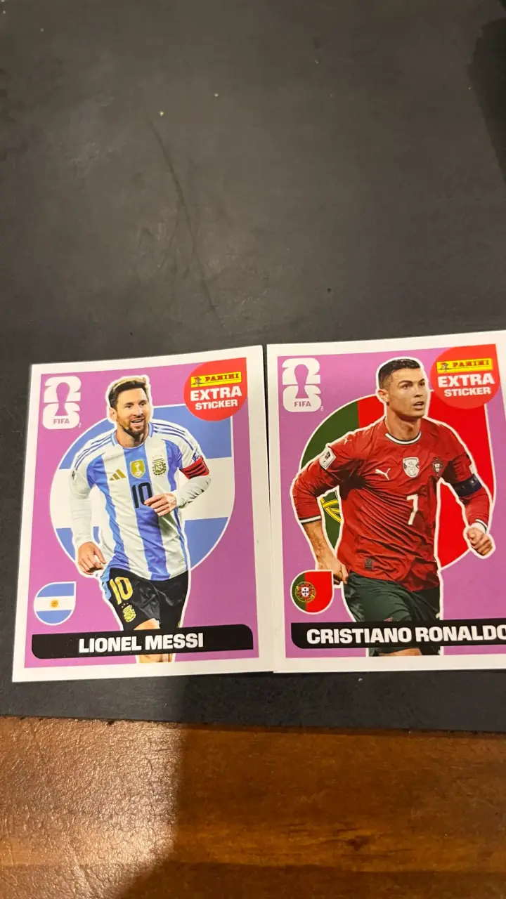 Extra sticker Lionel Messi y Cristiano Ronaldo