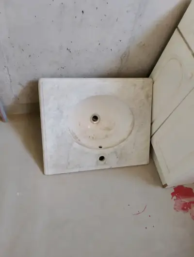 Mueble de baño con lavamanos de mármol - miniatura 2