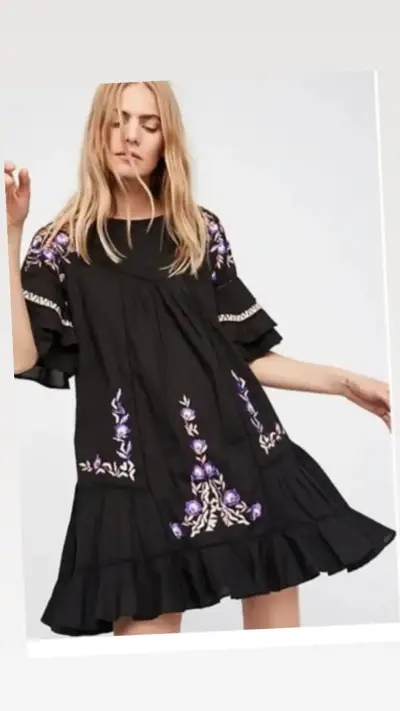 Vestido negro bordado floral bohemio - miniatura 1