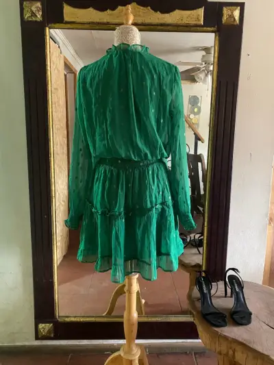 Vestido verde de gasa con detalles bordados - miniatura 2