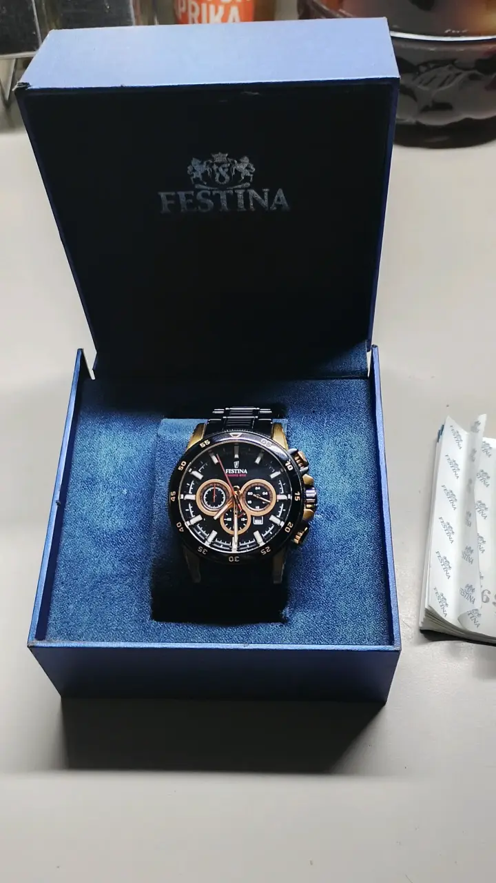 Reloj Festina cronógrafo en caja original - 2