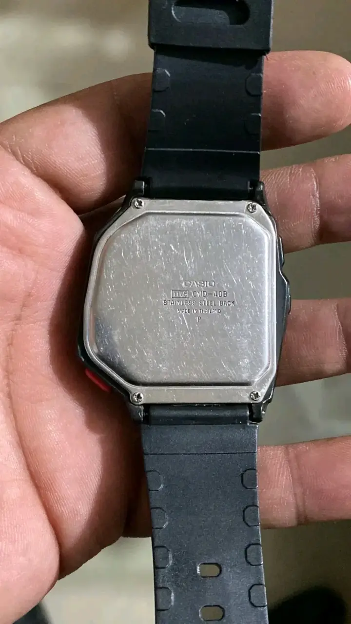 Reloj Casio con Calculadora y Control Remoto - 2