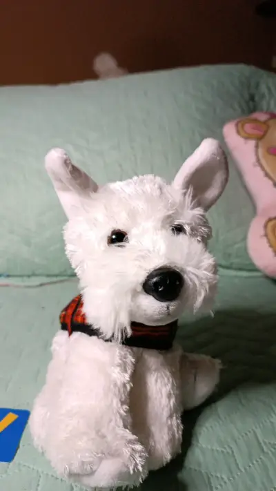 Peluche de perro blanco con chaleco escocés - miniatura 5