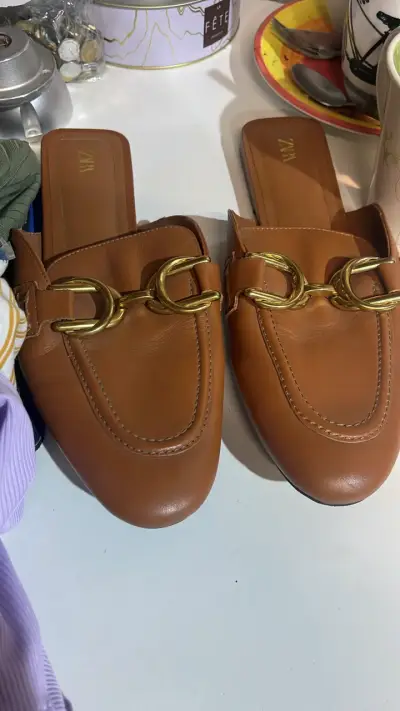 Mocasines de cuero marrón con hebilla dorada Zara - miniatura 2