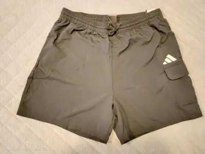 Shorts cargo negros Adidas para hombre - miniatura 1