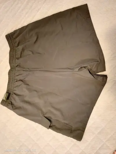 Shorts cargo negros Adidas para hombre - miniatura 2