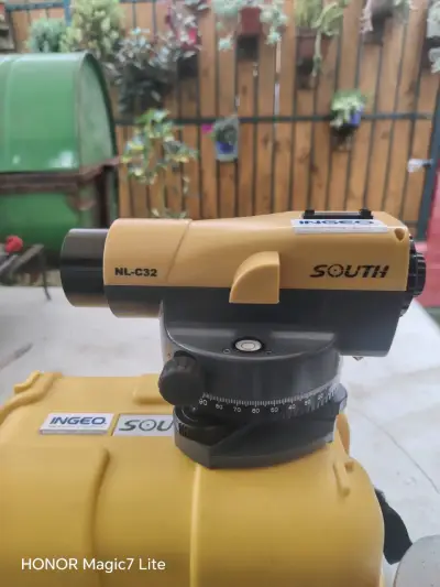 Nivel óptico South NL-C32 con trípode - miniatura 1