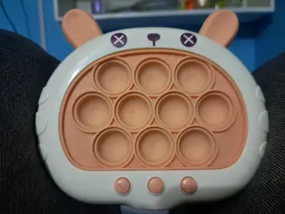 Juego anti estress electrico pop it - miniatura 1
