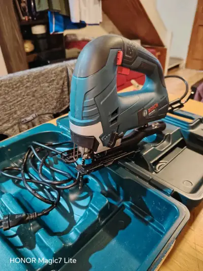 Sierra caladora Bosch Professional con estuche - miniatura 2