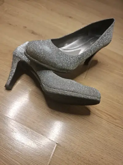 Zapatos de Tacón Plateados con Brillo para Mujer - miniatura 1