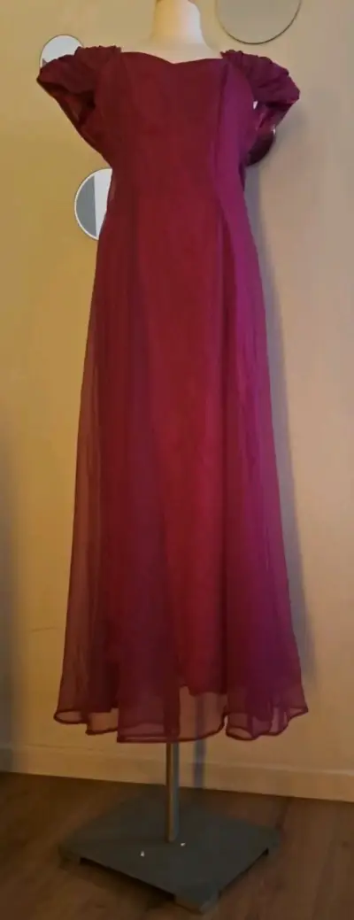 Vestido largo de fiesta color burdeos - miniatura 3