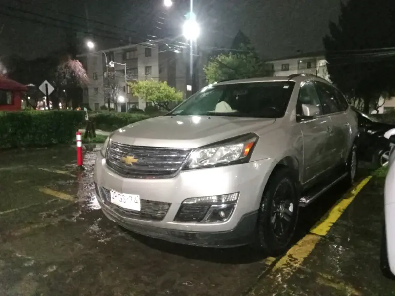 Chevrolet Traverse SUV 2013 en buen estado - 2