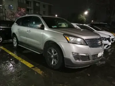 Chevrolet Traverse SUV 2013 en buen estado - miniatura 3