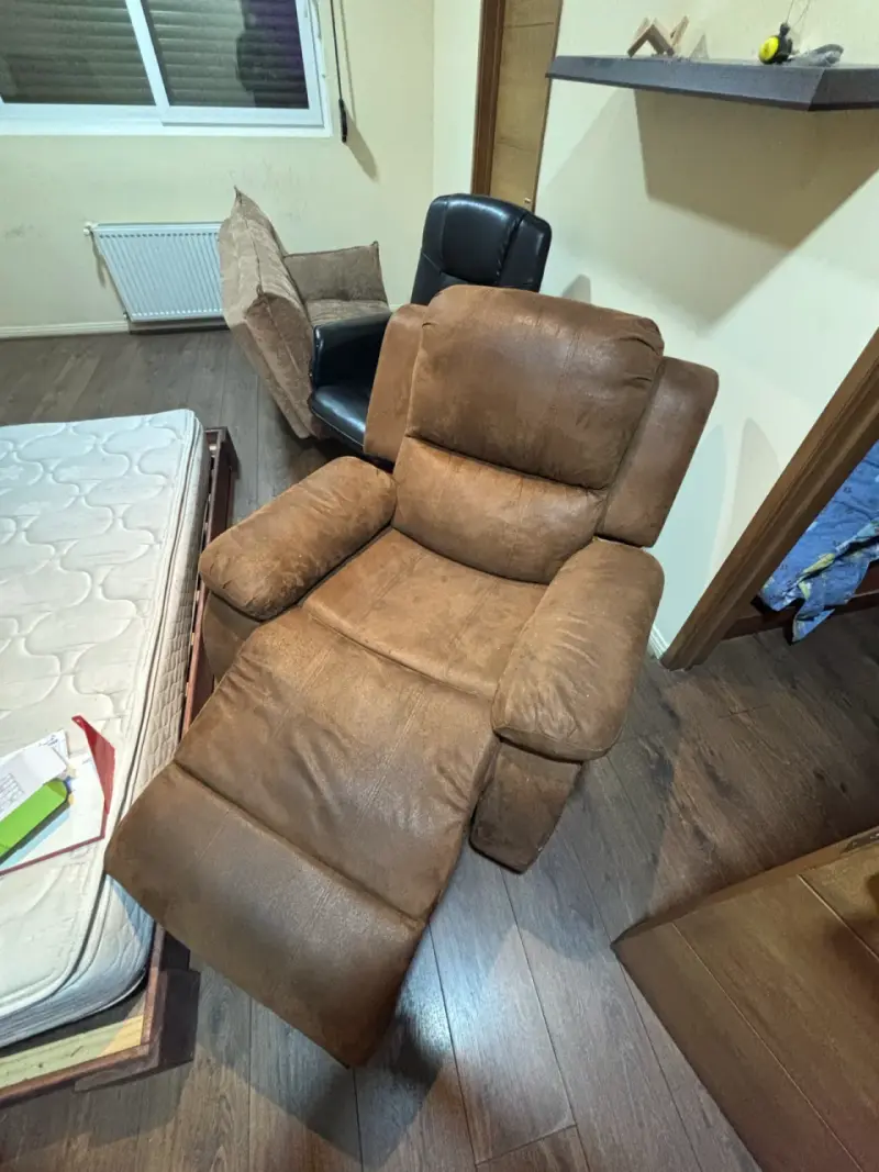 Sillón reclinable de cuero sintético marrón - 2