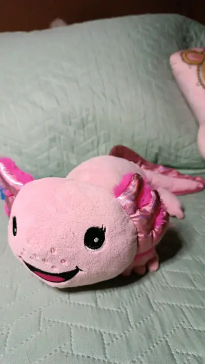 Peluche de ajolote rosado suave y adorable - miniatura 1