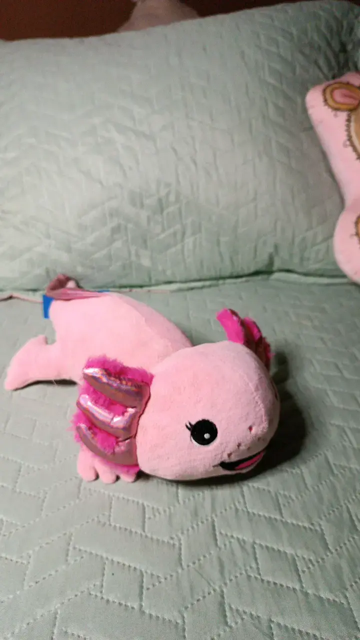 Peluche de ajolote rosado suave y adorable - 4