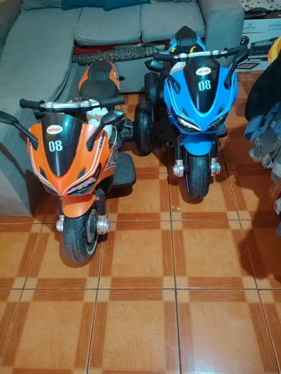 Motos eléctricas para niños Bebesit colores variados - miniatura 2