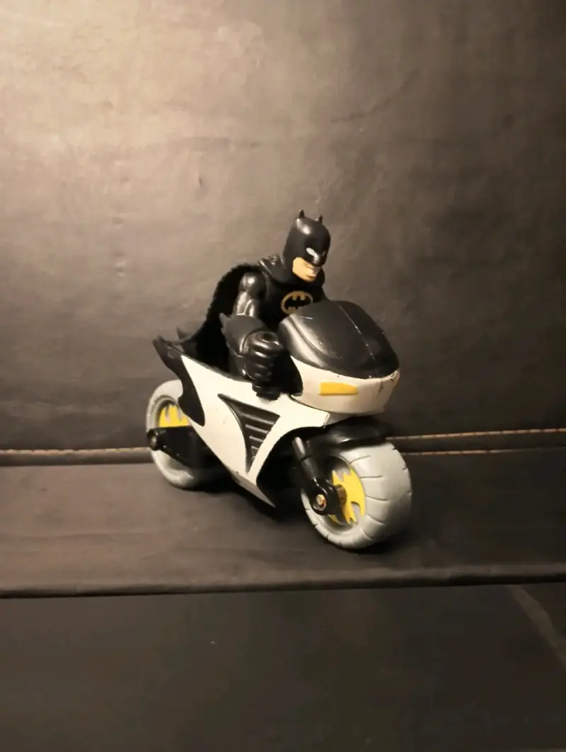 Figura de acción Batman en moto - 3
