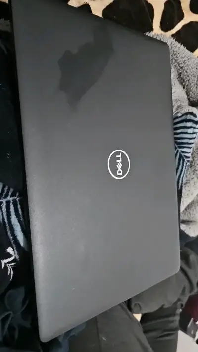 Laptop Dell en buen estado - miniatura 1