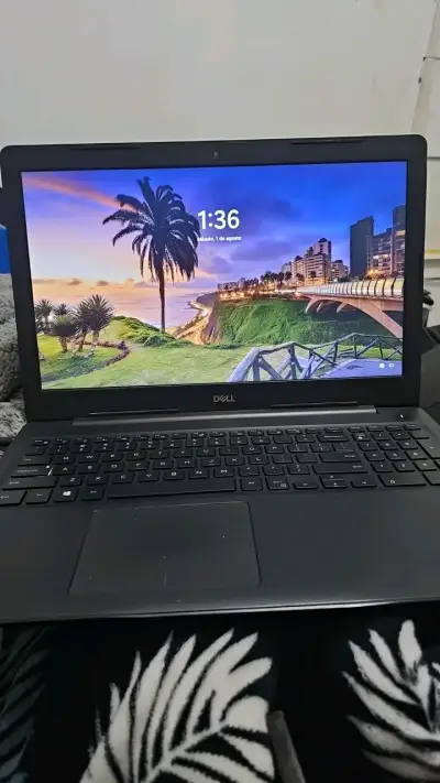 Laptop Dell en buen estado - miniatura 5