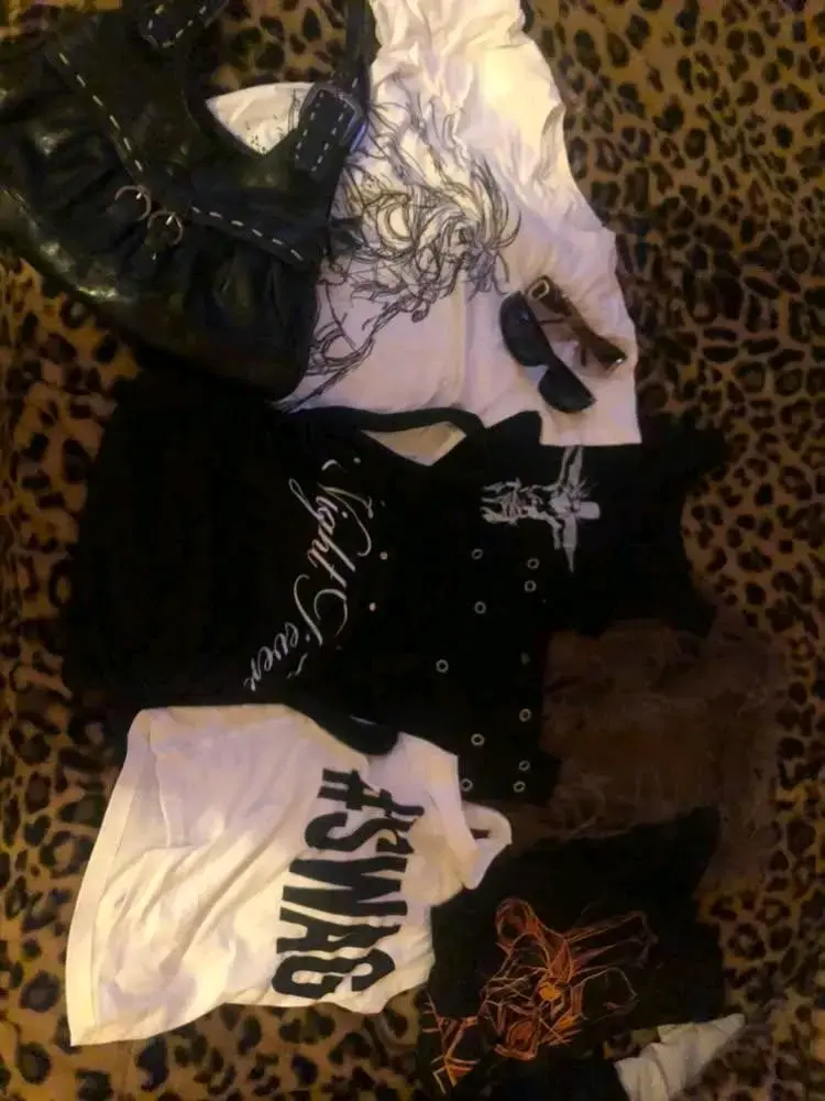 Lote de ropa y accesorios variados para mujer