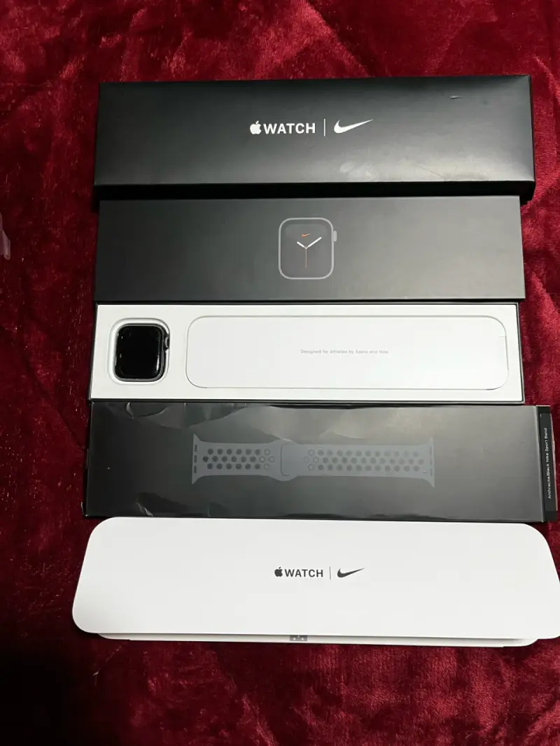 Apple Watch Nike con correa deportiva - 3