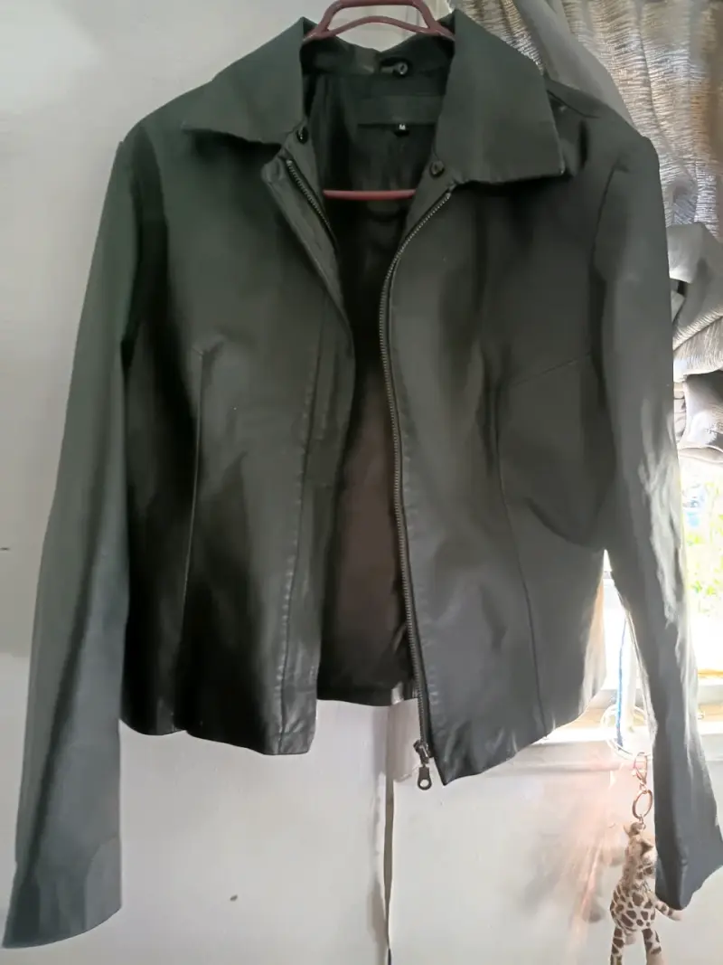 Chaqueta de cuero negra Sybilla talla M - 1