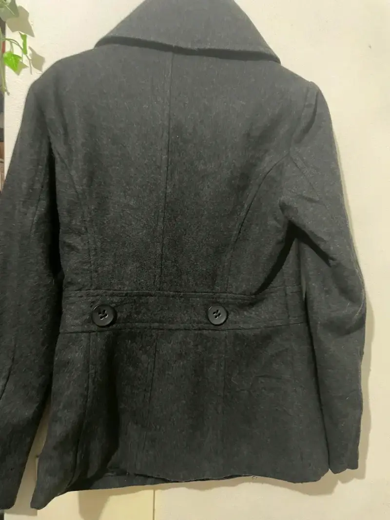 Abrigo negro Charlotte Russe talla S - 3