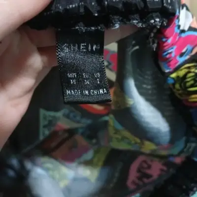 Pantalones ligeros con diseño de cómics - miniatura 3