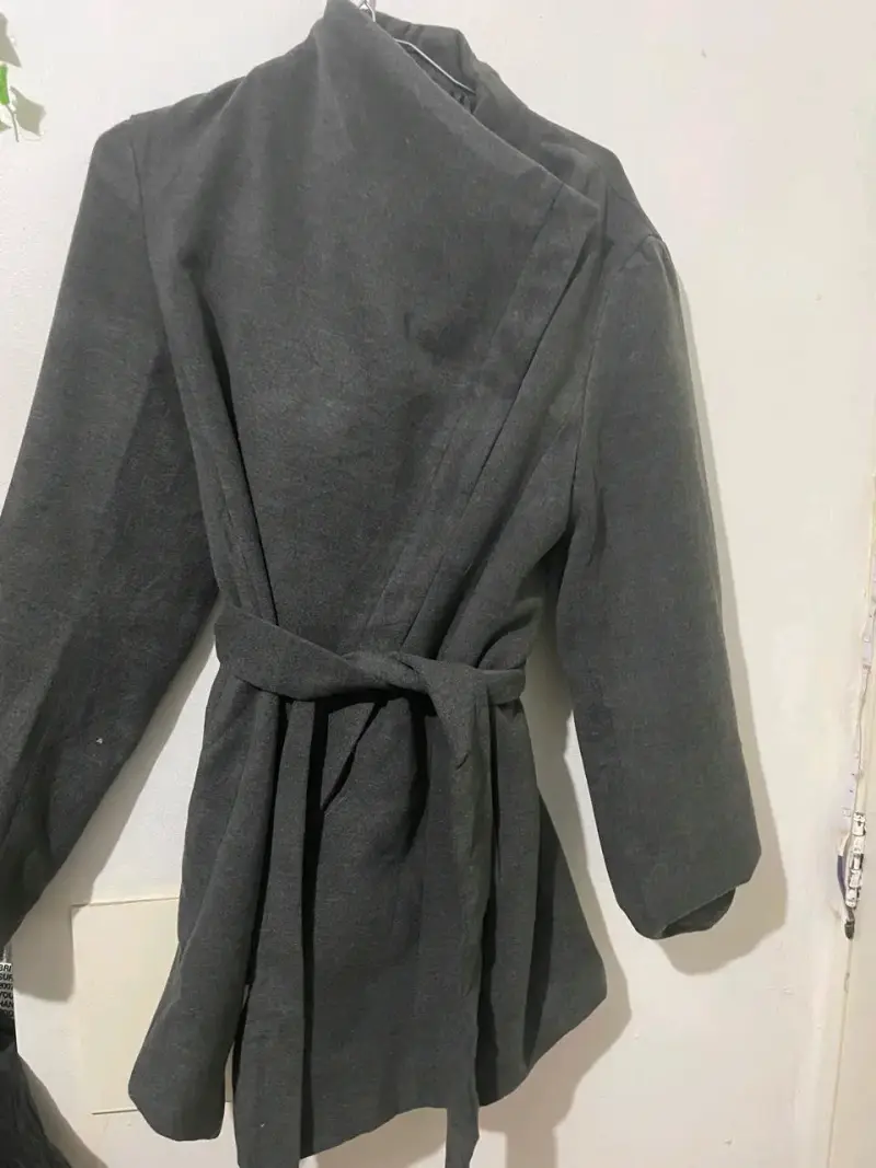 Abrigo asimétrico Suzy Shier talla L - 3
