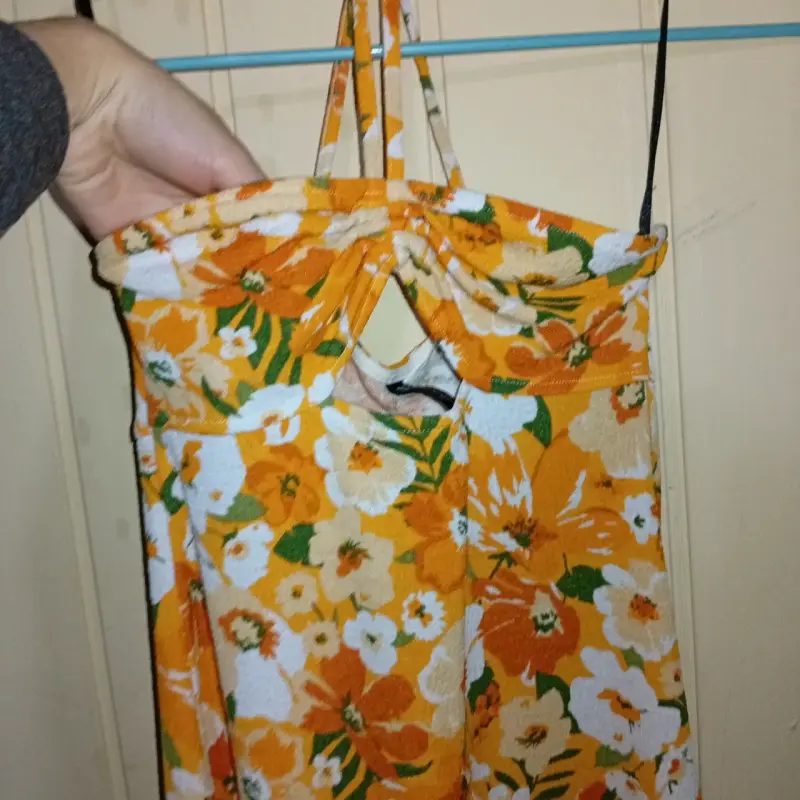 Vestido con tirantes cruzados H&M - 1