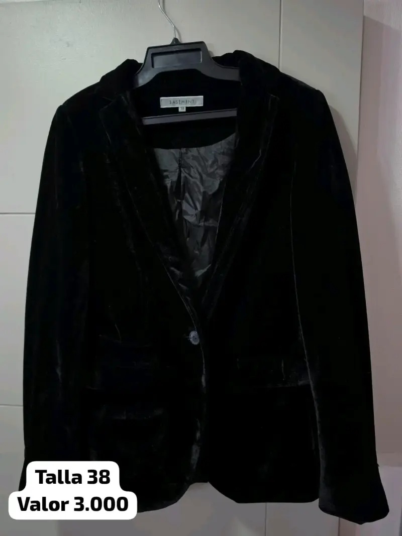 Blazer negro de terciopelo Basement talla 38