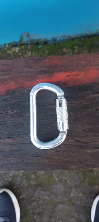 Mosquetón de seguridad metálico para escalada - miniatura 2